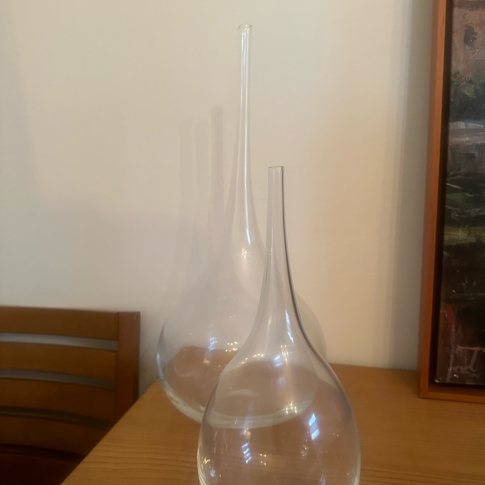 Elegant White Glass Vase Accents